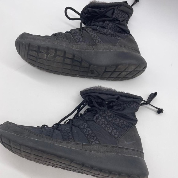 Nike Roshe Run Hi Sneakerboots- womens‎ SZ 11 -black Fur lined - Picture 2 of 7